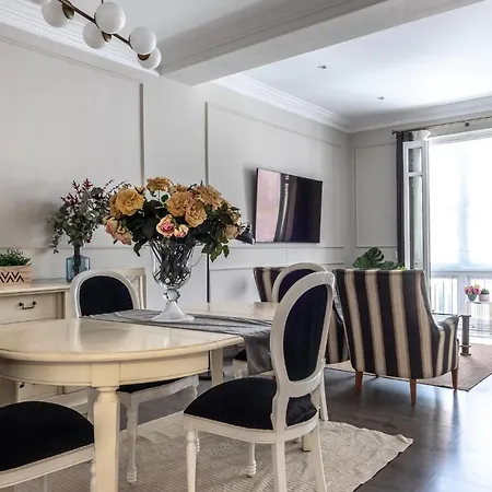 Aston - Amplio Y Centrico *