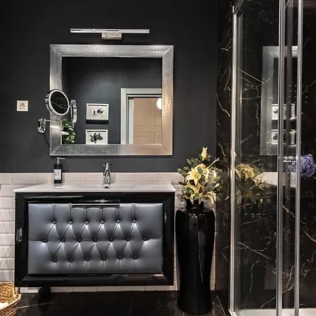 Aston - Amplio Y Centrico