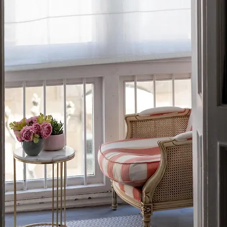 Daire Aston - Amplio Y Centrico