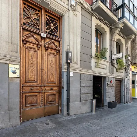 Aston - Amplio Y Centrico * Μπιλμπάο