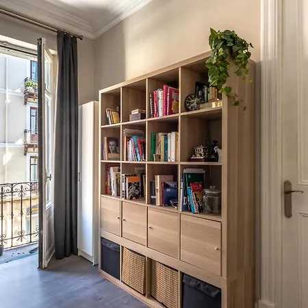 Aston - Amplio Y Centrico *