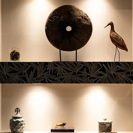 Aston - Amplio Y Centrico