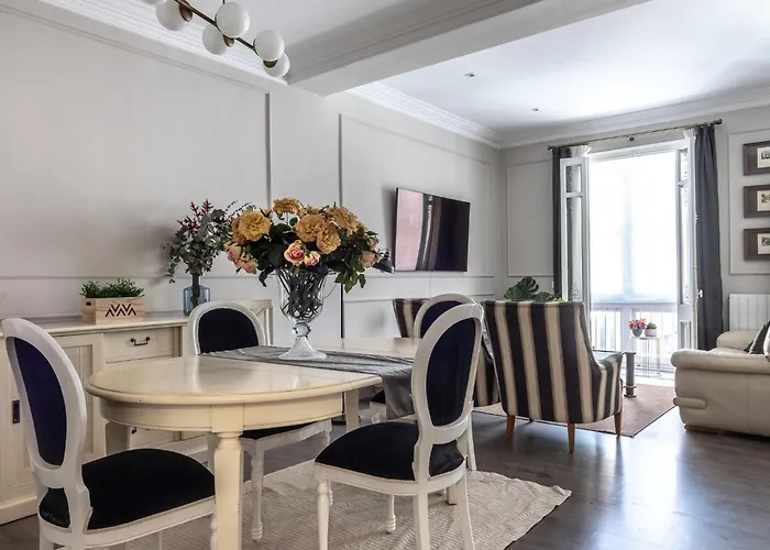 Aston - Amplio Y Centrico *